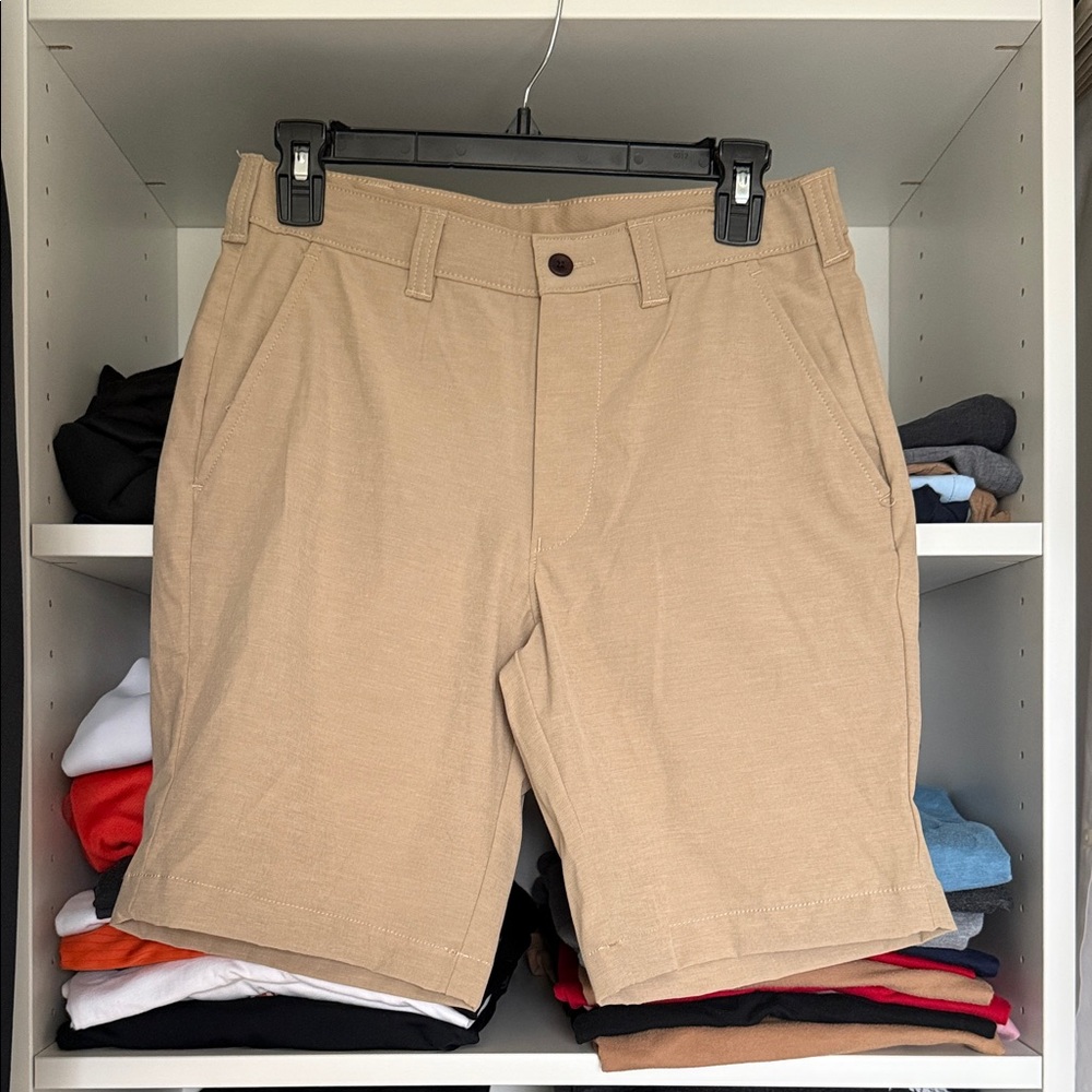 Izod Men's Flat Front Tan Shorts
